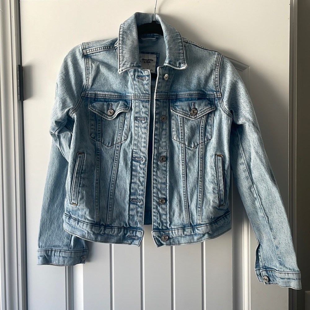 Light Wash Abercrombie & Fitch Denim Jacket